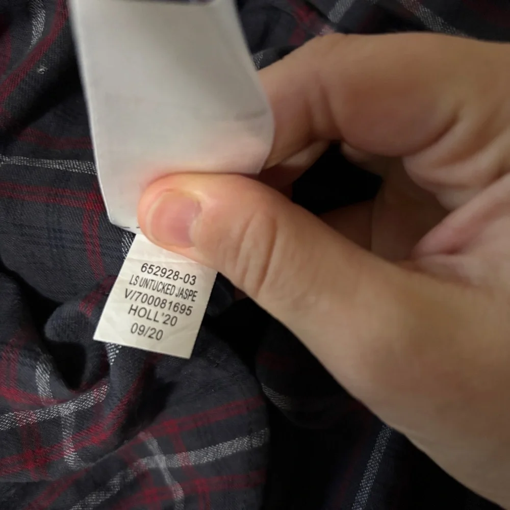 Banana Republic Men’s Button Down Untucked Fit Plaid Shirt Size Small Gray Red